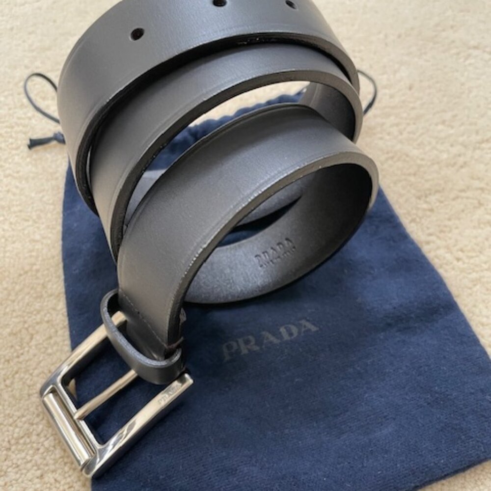 Prada Leather Belt. Black color. US Size 30